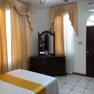  Guest house Goldenview Jamaica